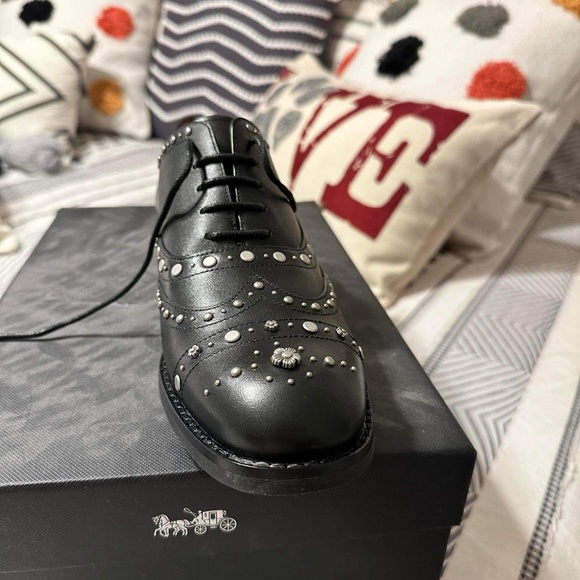 Coach Tegan Oxford With Studs - Picture 1 of 7